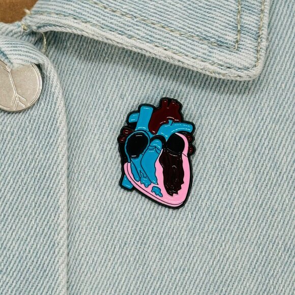 ✨Enamel Pin with heart lapel - Human organ heart lapel brooch for doctors✨ - Picture 1 of 5